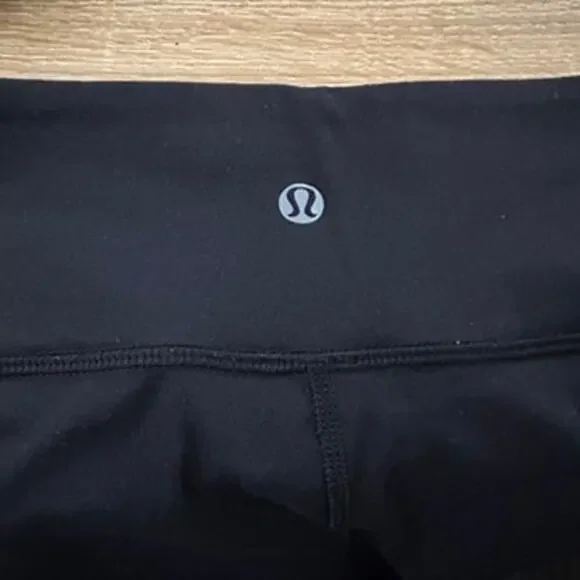 Lululemon Size 4 Wunder Under Crop II Full-On Luon Golden Godess Cashew Black - Picture 6 of 7